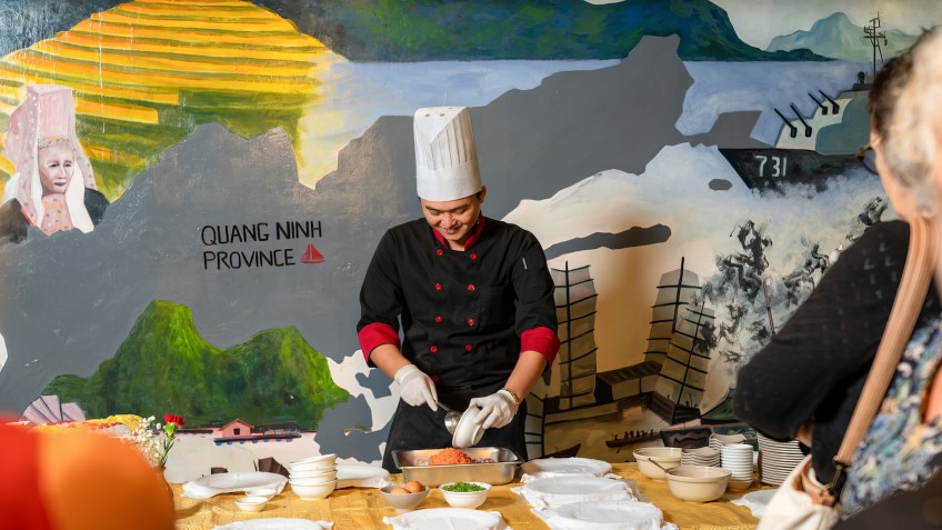Swan Cruises: Vietnamese cooking demonstration