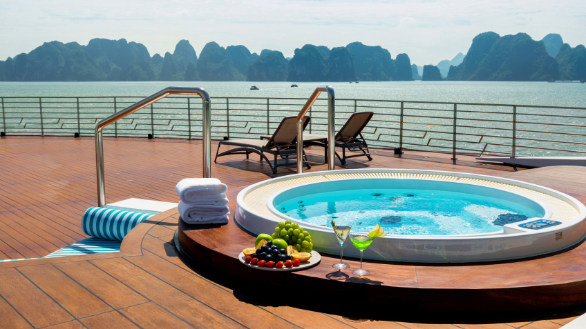 Grand Pioneers (Essence Grand) Cruise: Have a private jacuzzi on terrace