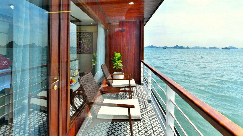 Heritage Cruise Binh Chuan: Private Balcony