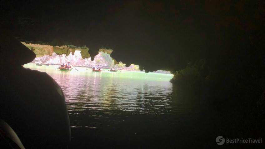 Heritage Cruise Binh Chuan: Rowing boat in Dark & Bright Cave