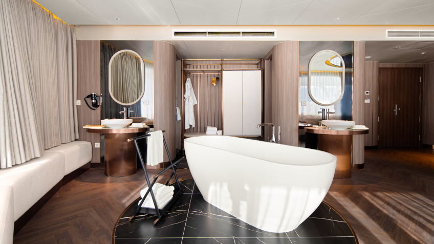Grand Pioneers (Essence Grand) Cruise: The spacious and luxurious bathroom