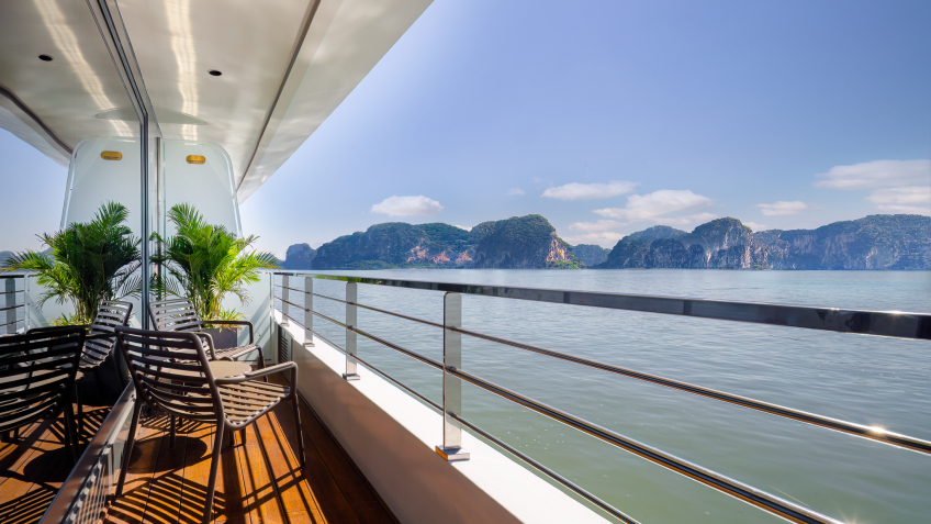 Grand Pioneers (Essence Grand) Cruise: Veranda Suite large balcony