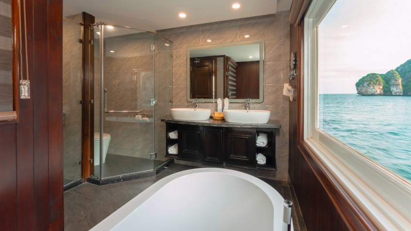 Ambassador Signature Cruise: See the landscape whilst bathing