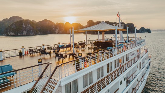 Ambassador Signature Cruise: Immerse in the beauty of sunset