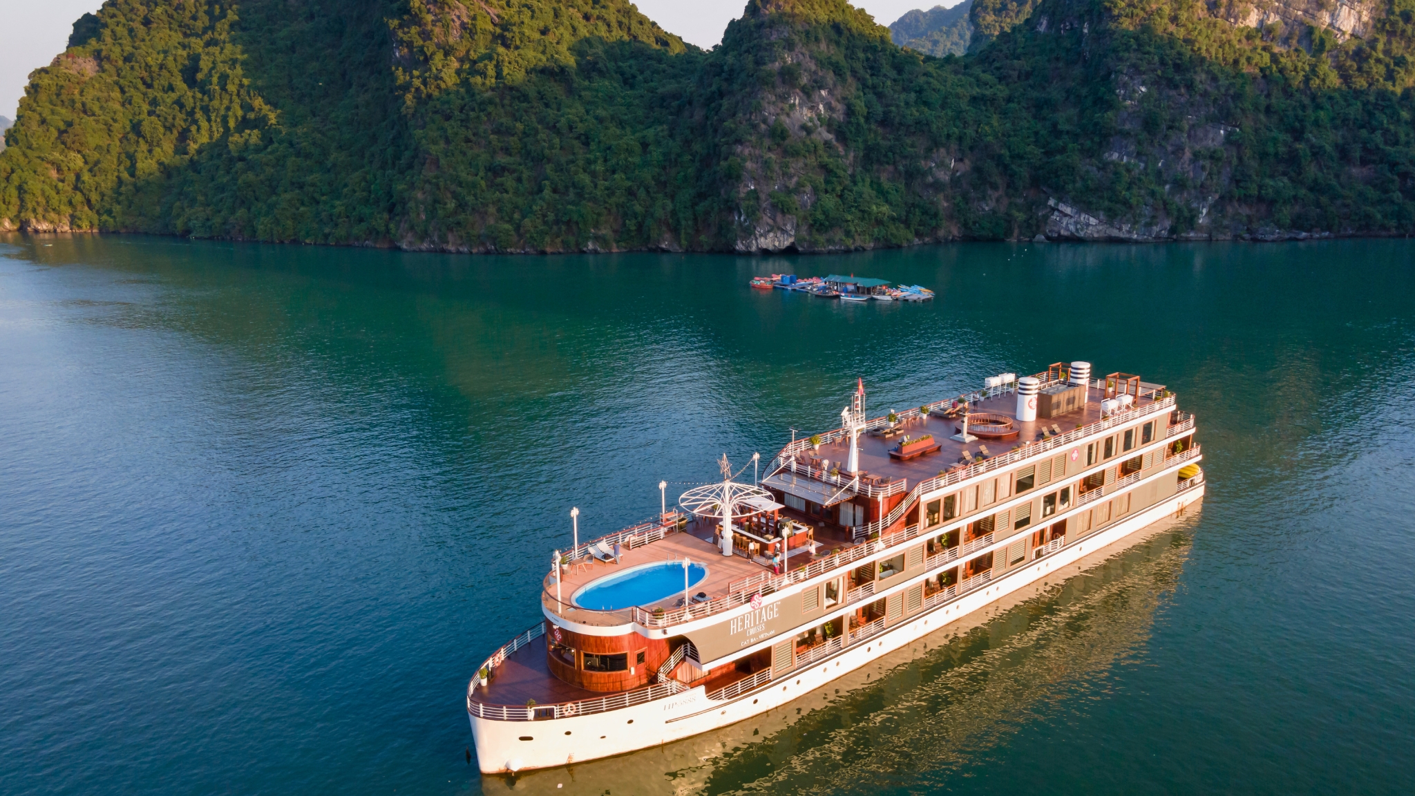 Cruise Through Halong Bay