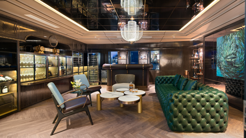 Grand Pioneers (Essence Grand) Cruise: World Class Cigar & Wine Lounge
