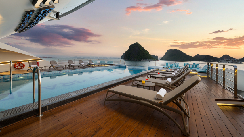 Grand Pioneers (Essence Grand) Cruise: The Largest Pool Onboard