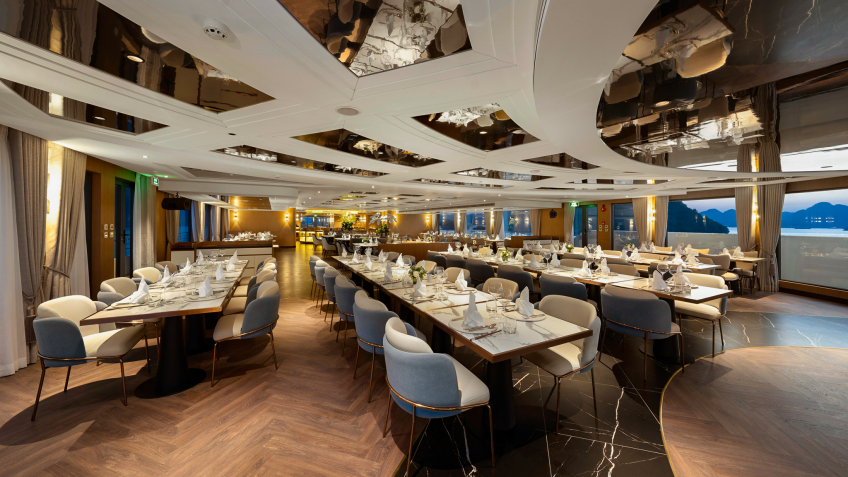 Grand Pioneers (Essence Grand) Cruise: Large Space For Sumptuous Meal