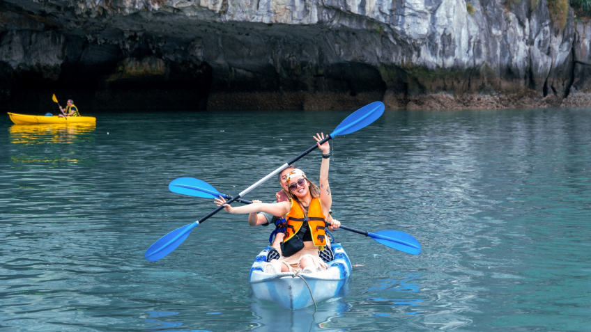 Grand Pioneers (Essence Grand) Cruise: Enjoyable Kayaking at Luon Cave