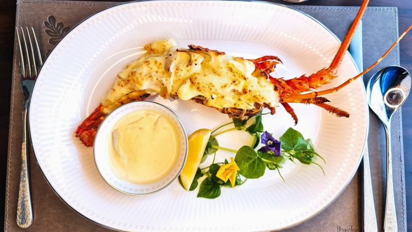 Indochine Premium Cruise: Enjoy Tasty Food