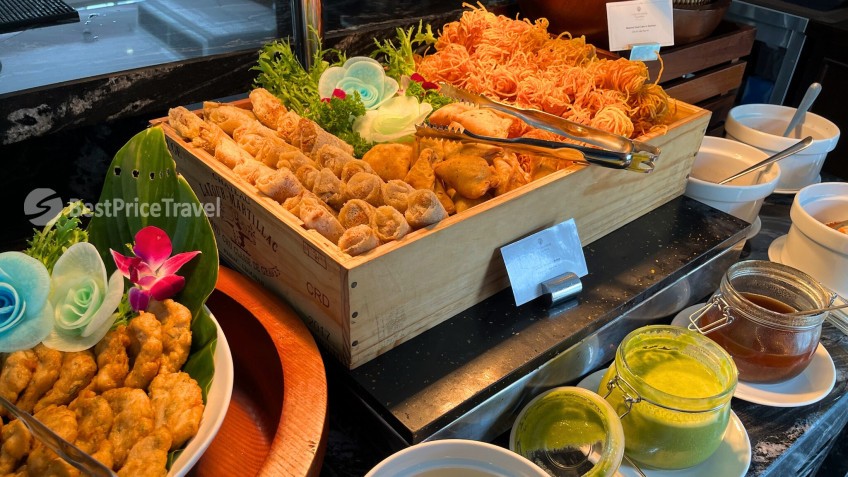 Ambassador Signature Cruise: Eye-catching Food