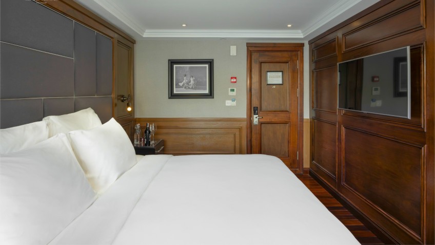 Ambassador Signature Cruise: Large bed for Overnight Stay