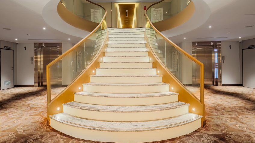 Grand Pioneers (Essence Grand) Cruise: Elevator on board