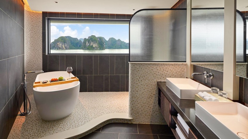 Grand Pioneers (Essence Grand) Cruise: Clean bathroom