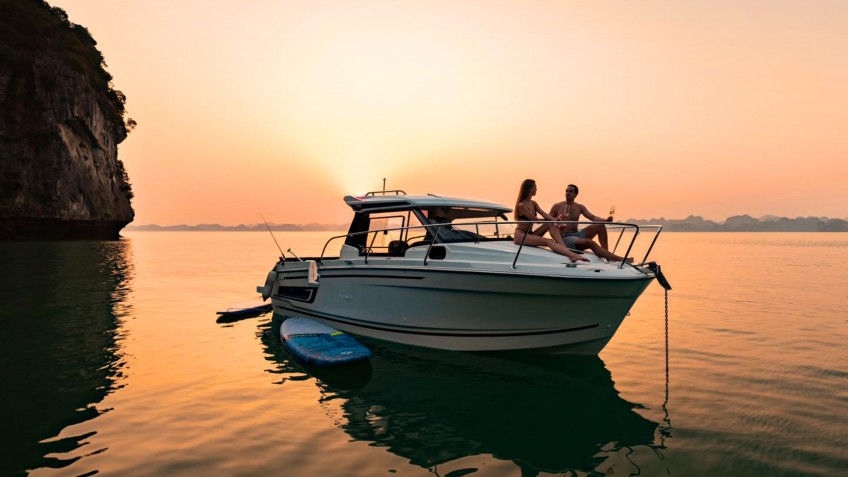 Elite of the Seas Cruise: Private speed boat service