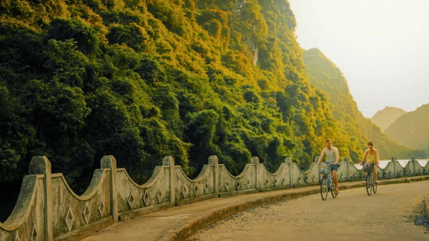 Elite of the Seas Cruise: Cycling in Viet Hai Village