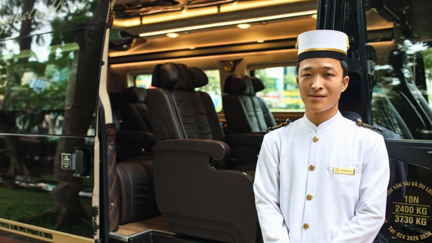 Elite of the Seas Cruise: Luxury minivan transfer