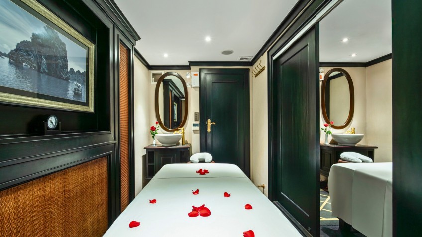 Ambassador Cruise: Enjoy Massage session