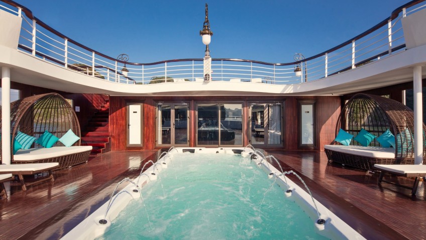 Ambassador Cruise: Refresh yourself