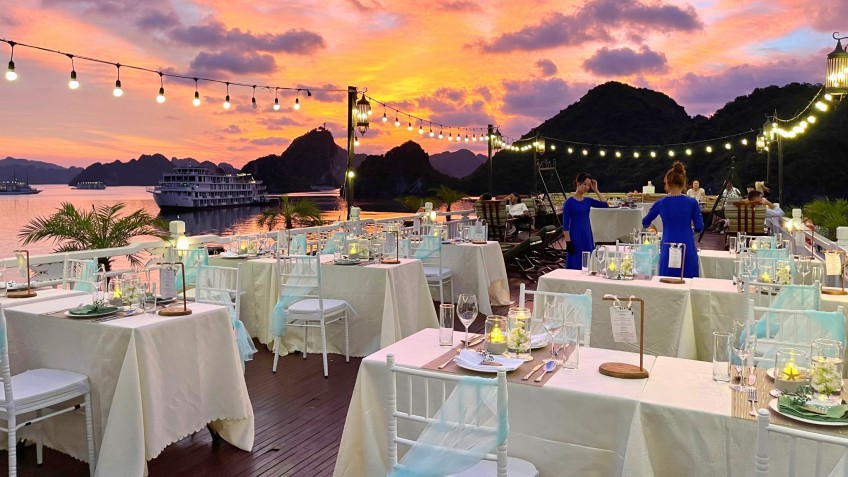 Hera Grand Luxury Cruise: Gala dinner on the sundeck