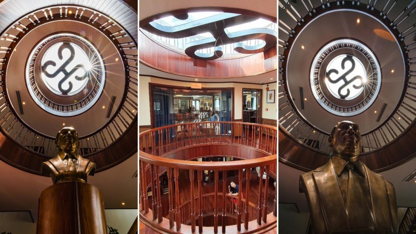 Heritage Cruise Binh Chuan: The Atrium Lobby Lounge