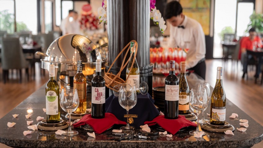 Hermes Cruise: Premium Wine