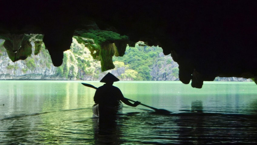 Nostalgia Cruise: Dark And Bright Cave