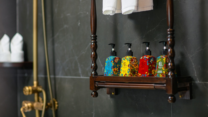 Nostalgia Cruise: Amenities In Hue Design