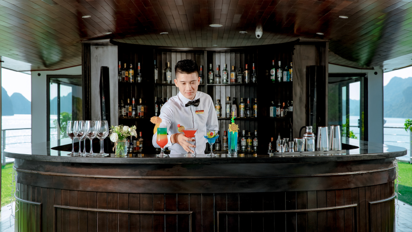 Mon Cheri Cruise: Enjoy Tropical Cocktails