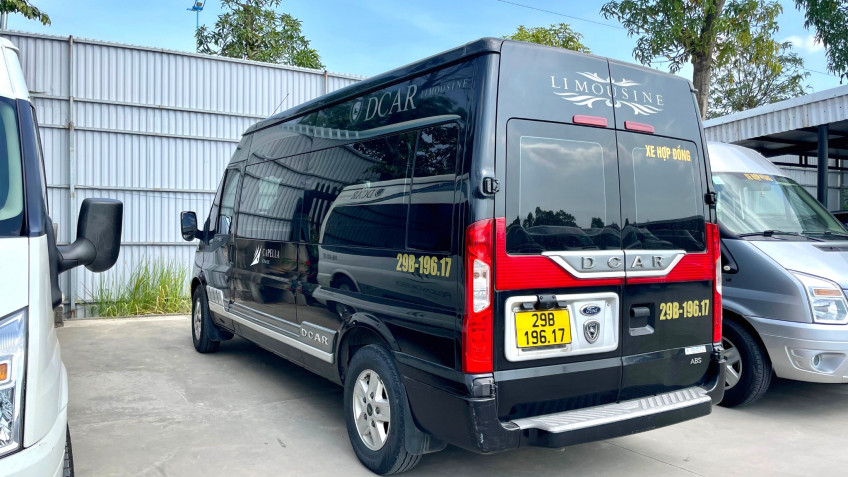 Capella Cruise: Provided shuttle limousine service