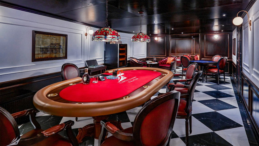 Capella Cruise: Cigar and Poker Room