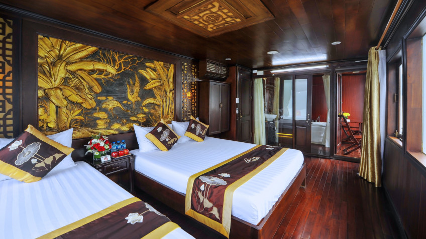 Renea Cruise: Room with exquisite patterns