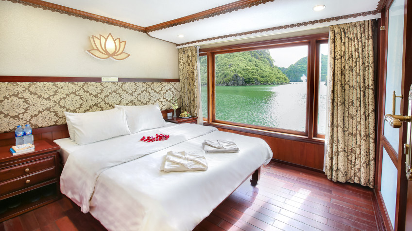 Oriental Sails: Deluxe Double Cabin