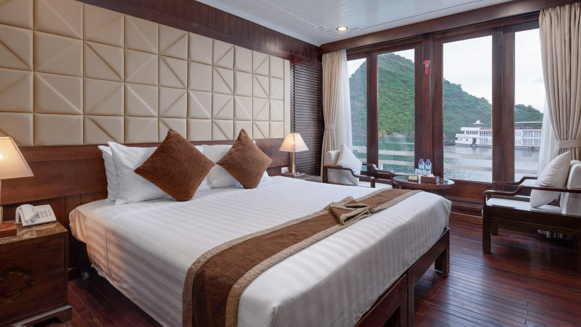 Mila Cruise (formerly Glory Legend): Deluxe Ocean View