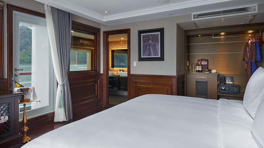 Paradise Grand Cruise: Elegance Suite Balcony