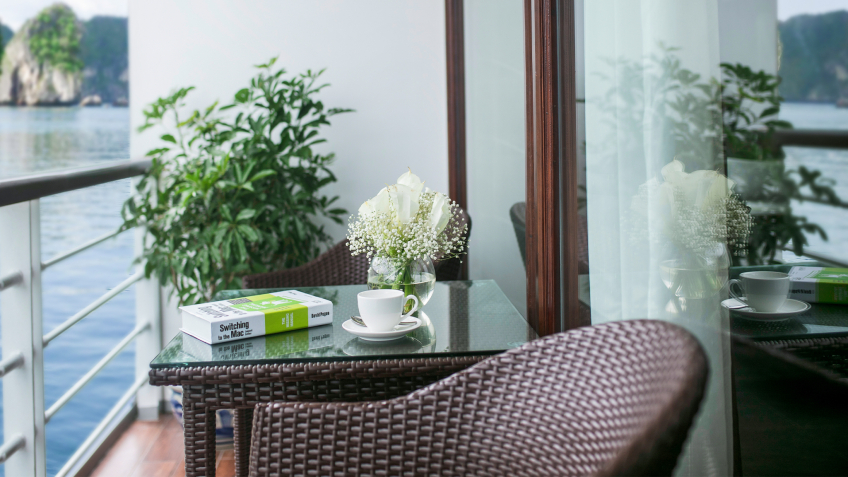 Mon Cheri Cruise: Private Balcony for Relaxation