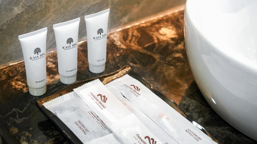 Paradise Grand Cruise: Five Star Bathroom Amenities