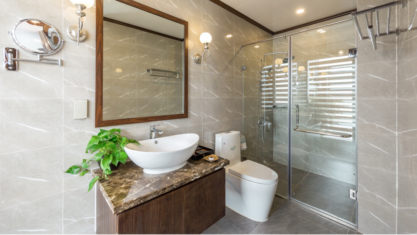 Mon Cheri Cruise: High-class Ensuite Bathroom