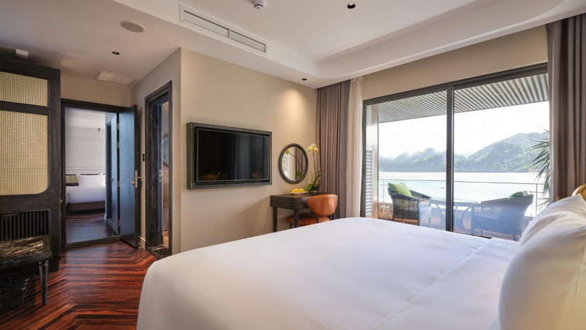 Elite of the Seas Cruise: Connecting Suite for family