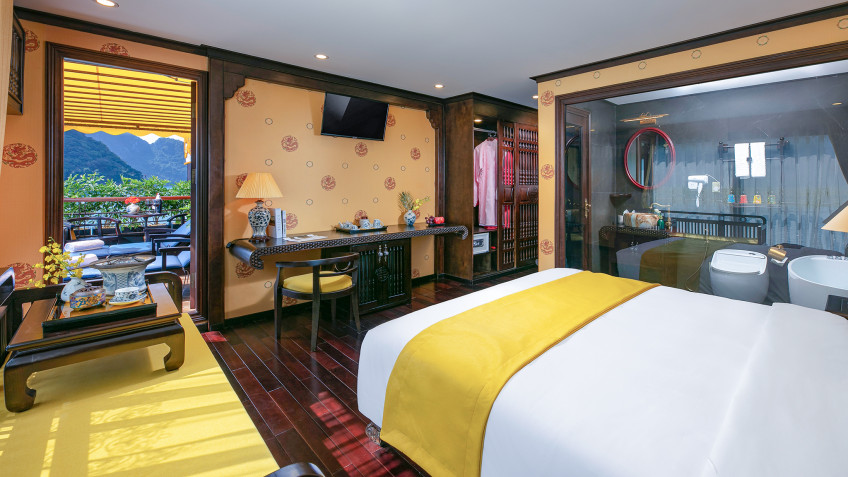 Nostalgia Cruise: King Suite