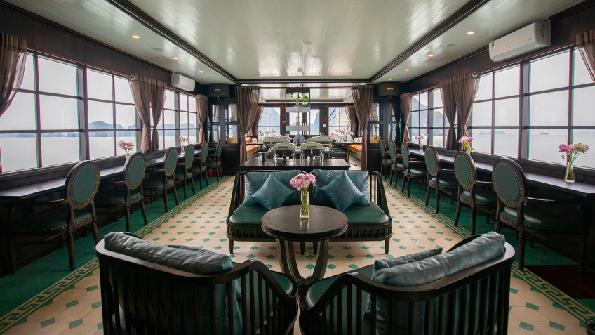 La Muse Day Cruise: View of the romantic bay through the prisms