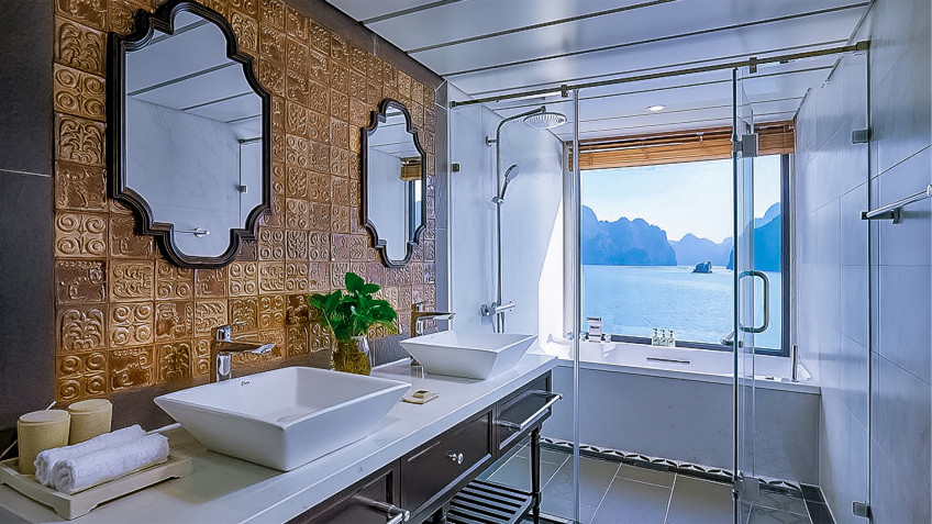 Capella Cruise: High-fashioned infrastructures