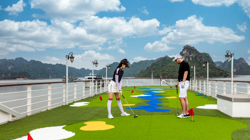 Mon Cheri Cruise: Luxury Mini Golf On Board