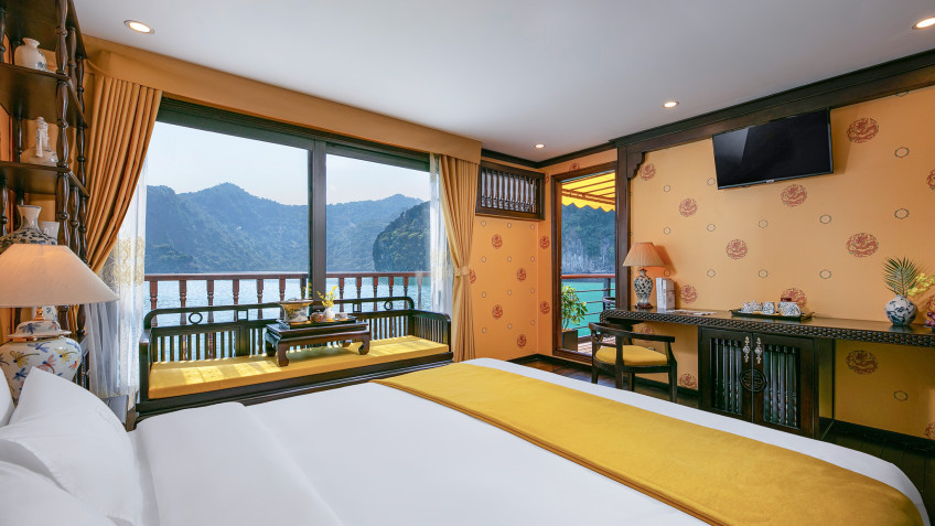 Nostalgia Cruise: Modern Facilities Equipment