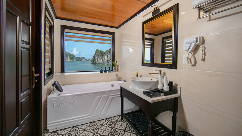 Hermes Cruise: Modern Facility Bathroom