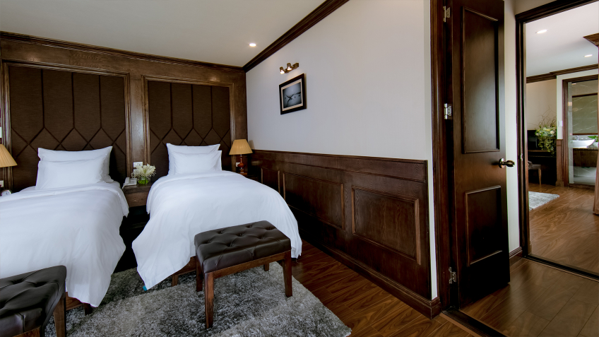 Mon Cheri Cruise: Ocean Suite Connecting