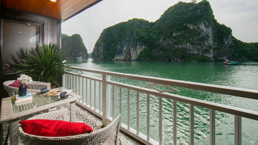 Hermes Cruise: Outdoor Seating Space Balcony