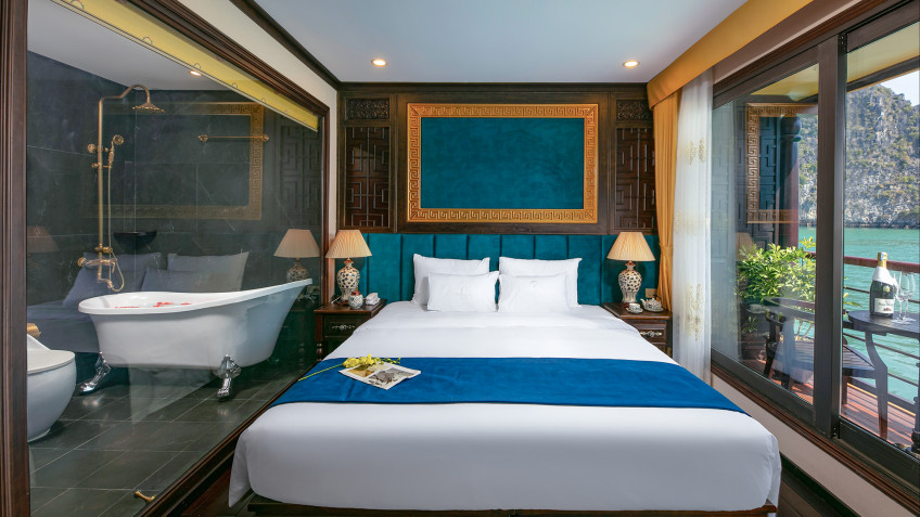 Nostalgia Cruise: Queen Suite