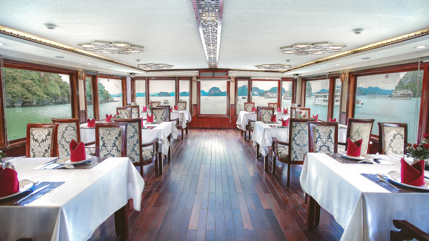 Oriental Sails: Romantic Tone Restaurant