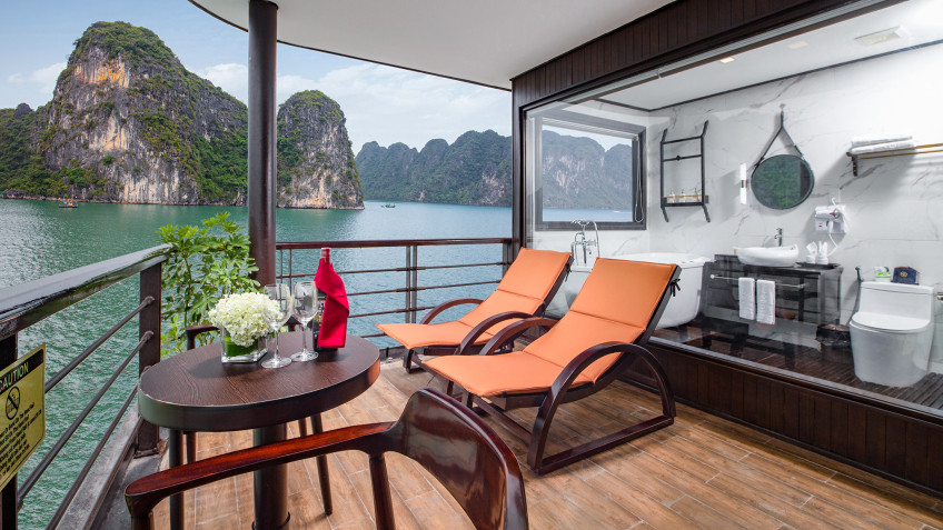 Peony Cruise: Spacious Terrace